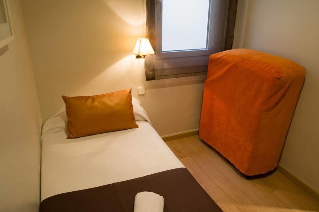 Bcnstop Sagrada Familia Barcellona Esterno foto